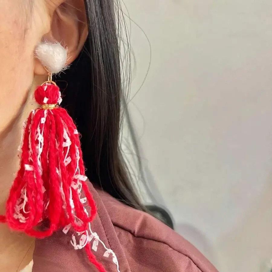 White Plush Heart Red White Yarn Tassel Drop Earrings For Women Fashion Casual Party
White Plush Heart Red White Yarn Tassel Drop Earrings For Women Fashion Casual Party