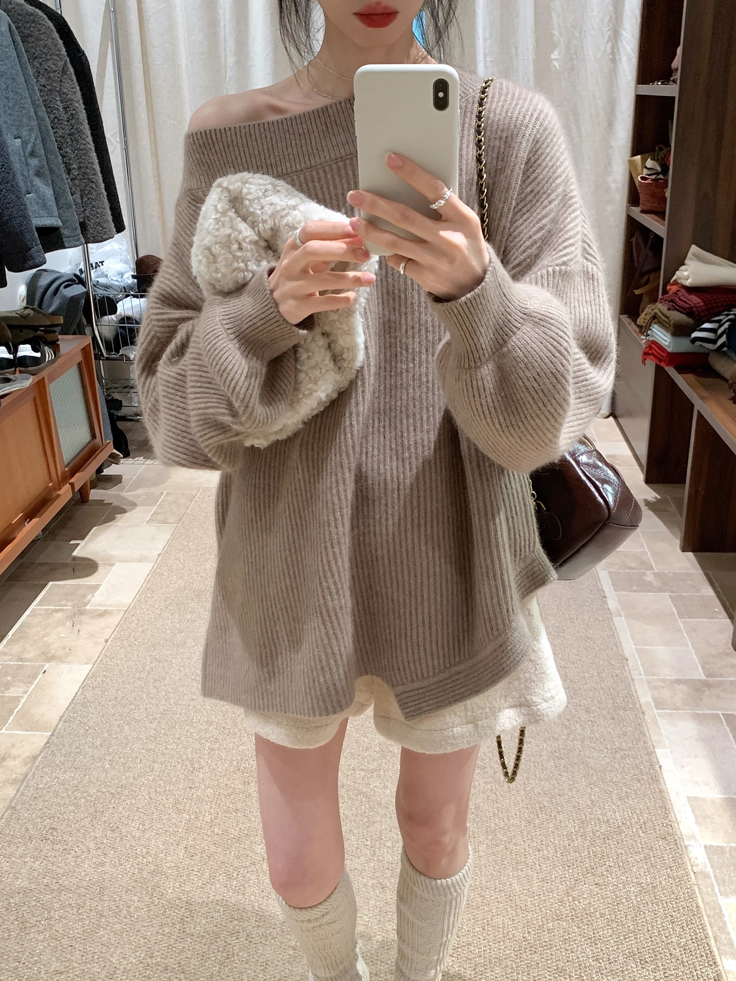 BRIVIN Korean Sle Camel Bear Fce Sweater Women's Loose oulder Winter Warm Long Sve round Ne Single Button Coat
BRIVIN Korean Sle Camel Bear Fce Sweater Women's Loose oulder Winter Warm Long Sve round Ne Single Button Coat