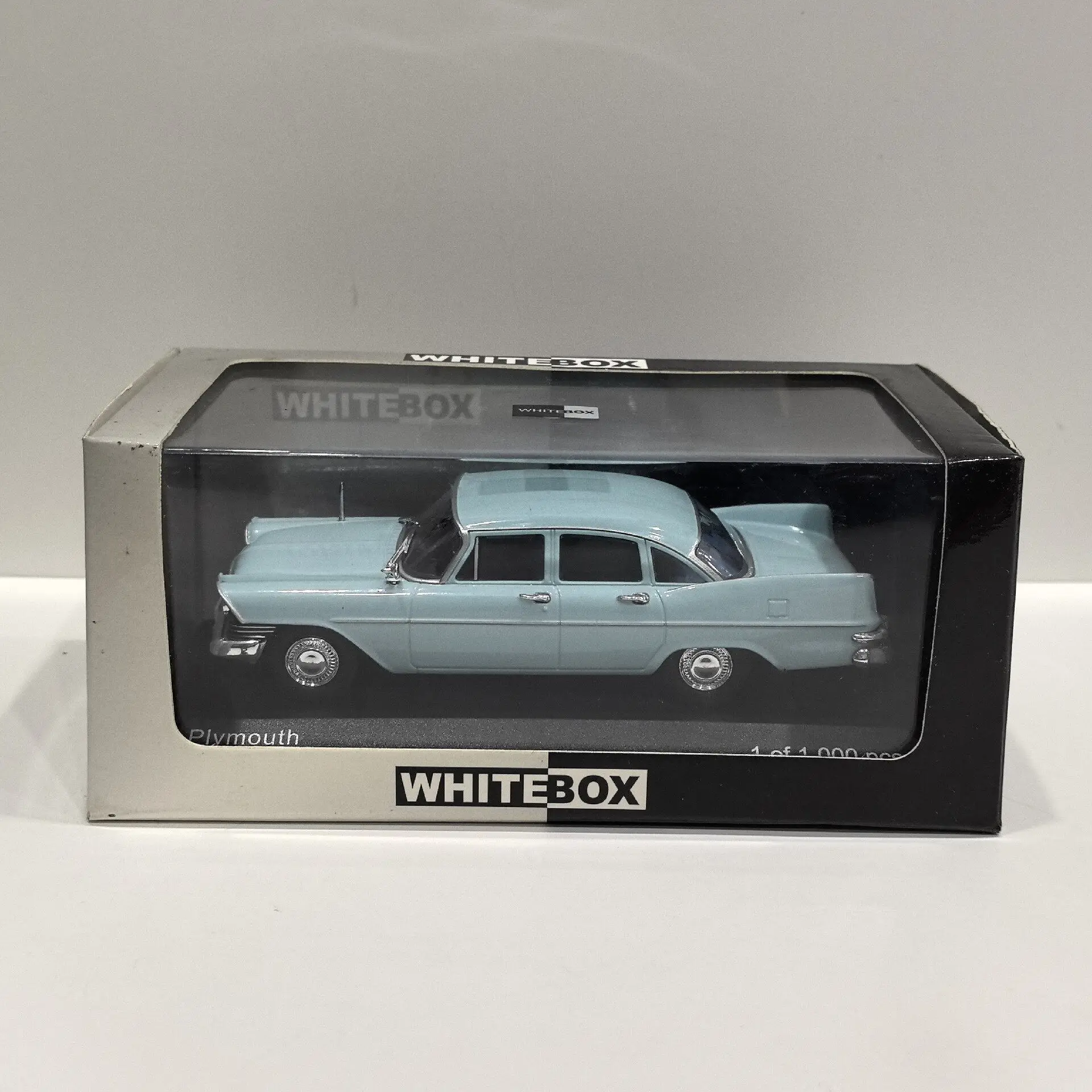 Box Cracking Diecast WHITEBOX 1/43 Scale Plymouth 1959 25 Alloy Car Model
Box Cracking Diecast WHITEBOX 1/43 Scale Plymouth 1959 25 Alloy Car Model