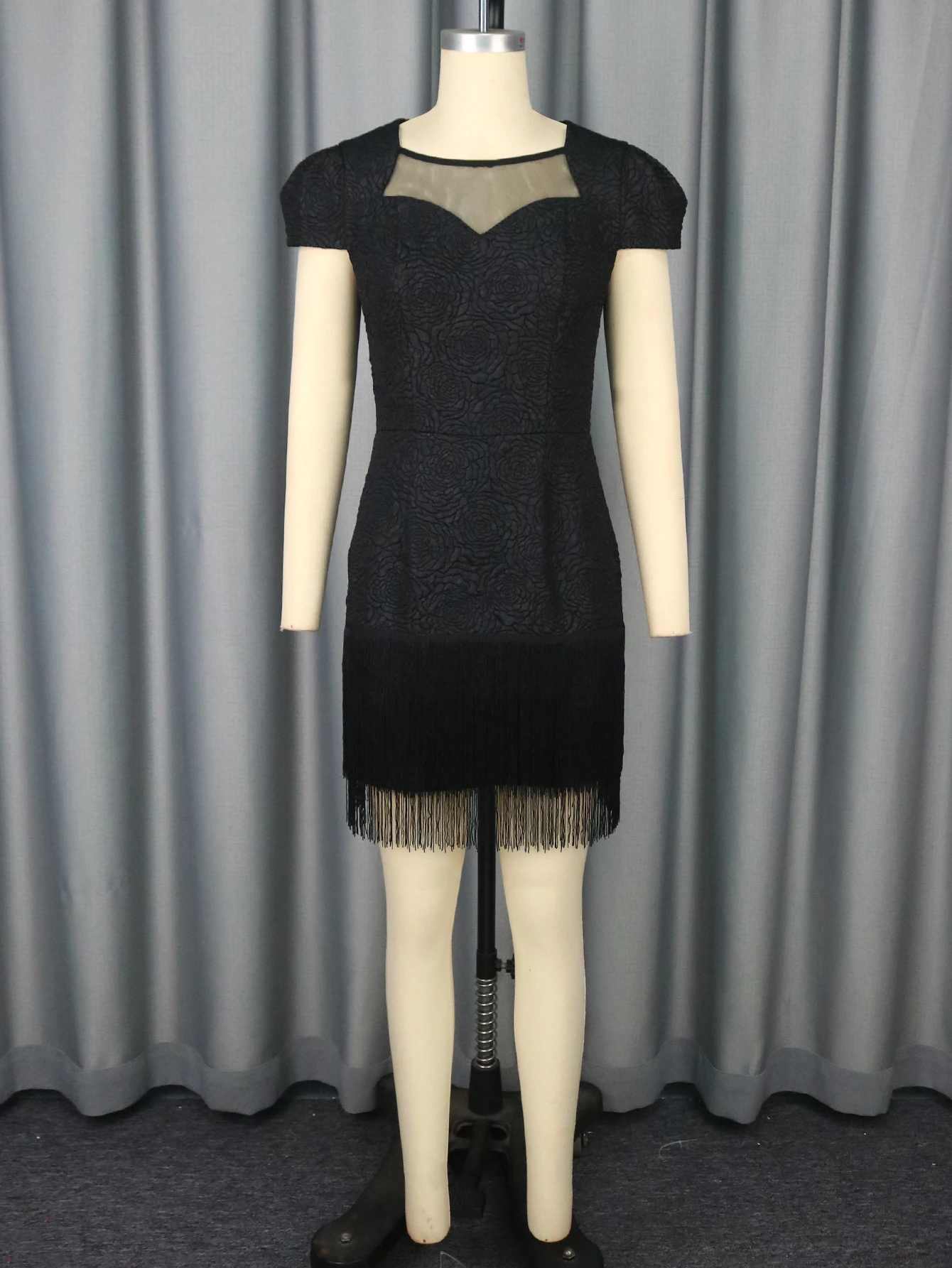 Floral Jacquard Knee-Length Dress Grace with Sheer Mesh Neckline Short Sleeves Fringe Hem Bodycon Perfect for Night Outs Parties
Floral Jacquard Knee-Length Dress Grace with Sheer Mesh Neckline Short Sleeves Fringe Hem Bodycon Perfect for Night Outs Parties