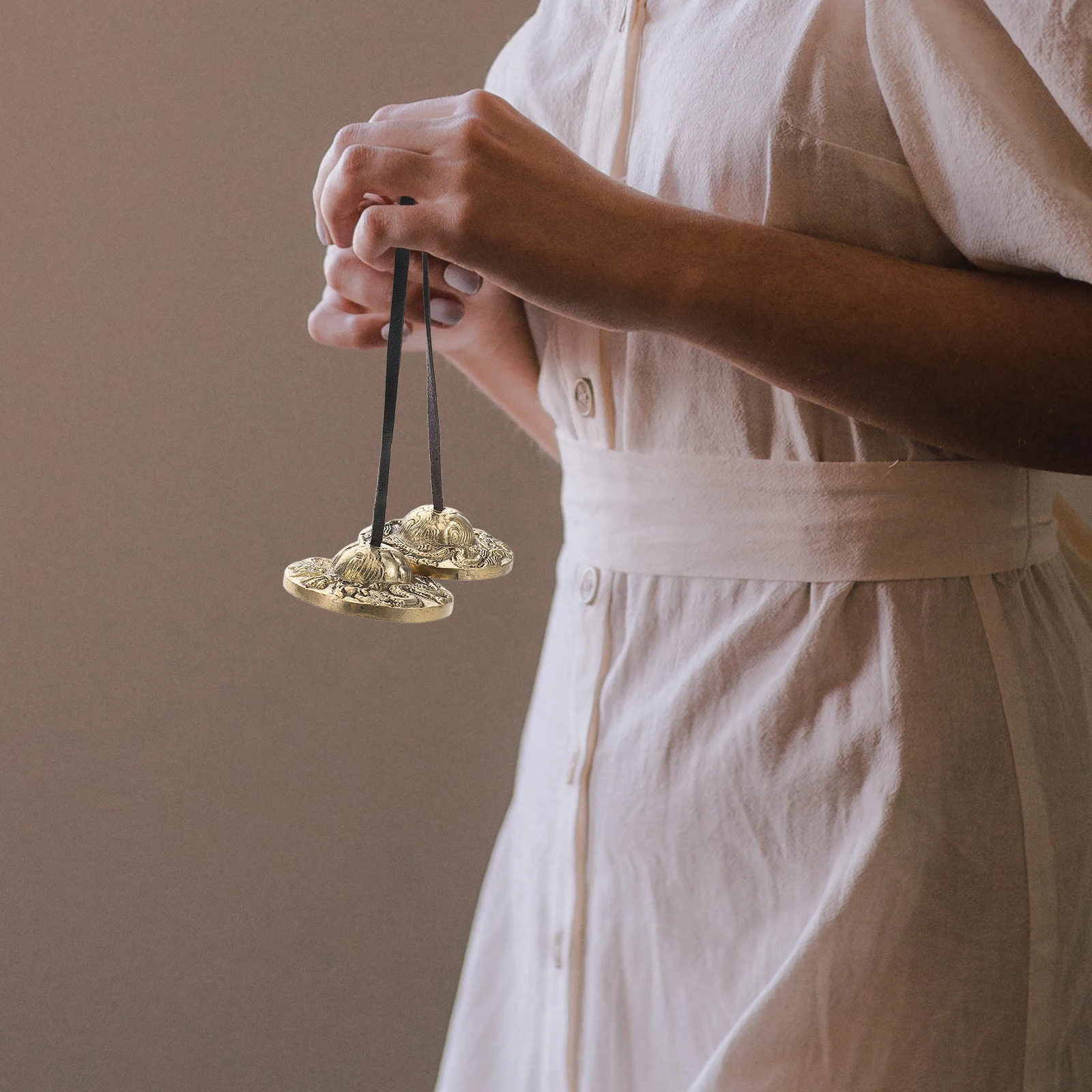 Tibetan Tingsha Meditation Cymbals Brass Handcrafted Resonant Sound Bells for Yoga Mindfulness Healing Feng Shui Decor
Tibetan Tingsha Meditation Cymbals Brass Handcrafted Resonant Sound Bells for Yoga Mindfulness Healing Feng Shui Decor