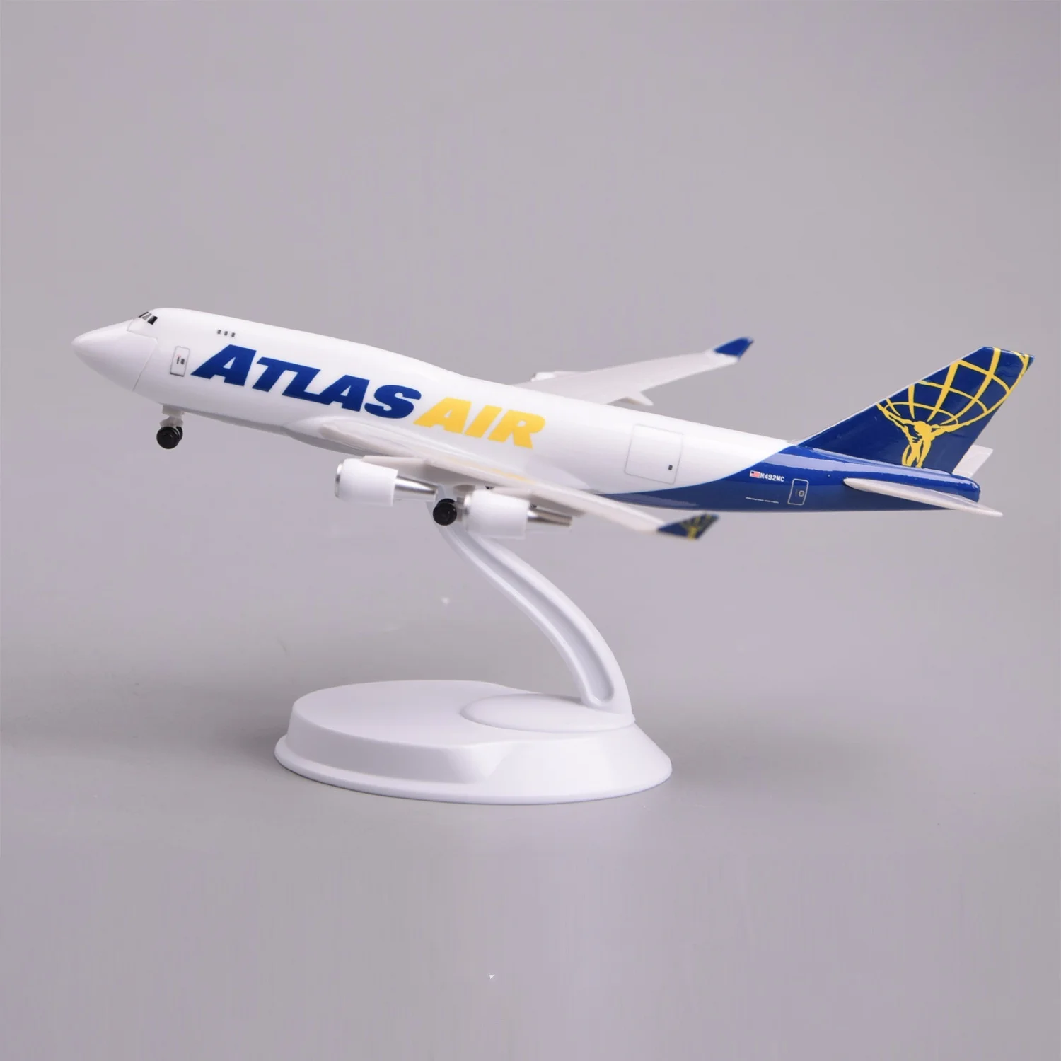 20cm Atlas Airways B747 Resin Aircraft Models 1/400 Scale Planes Openable Cabin Door Diecast Airplane Toy Boys Collection Gift
20cm Atlas Airways B747 Resin Aircraft Models 1/400 Scale Planes Openable Cabin Door Diecast Airplane Toy Boys Collection Gift