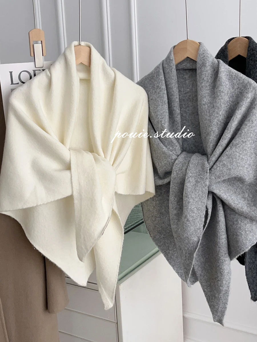 Korean Ins Foreign Style Big Triangle Shawl Women's Simple Fashion Outer Vest Neck Protection Warm Knotted Knitted Scarf
Korean Ins Foreign Style Big Triangle Shawl Women's Simple Fashion Outer Vest Neck Protection Warm Knotted Knitted Scarf