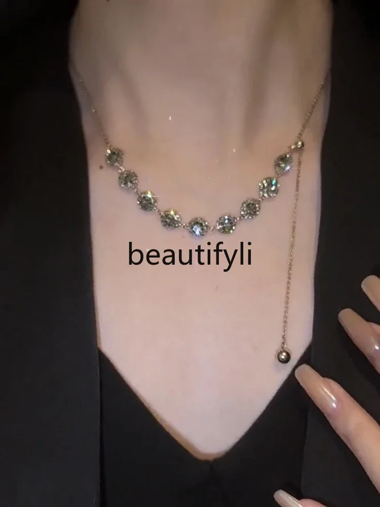 High-end light luxury crystal diamond-set pull collarbone chain neck chain female tide temperament versatile
High-end light luxury crystal diamond-set pull collarbone chain neck chain female tide temperament versatile