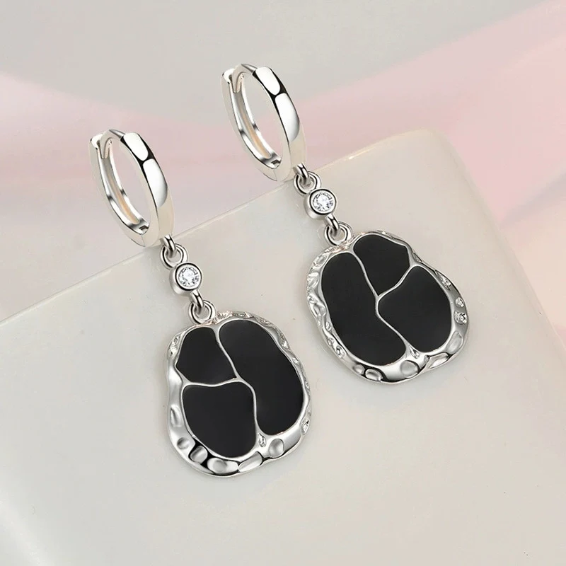 Artistic style Earrings for Women Niche Design Cool Style Irregular Earring Temperament Retro High-end feel Ear Buckle KOFSAC
Artistic style Earrings for Women Niche Design Cool Style Irregular Earring Temperament Retro High-end feel Ear Buckle KOFSAC