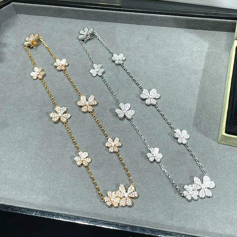 Xiqi Jewelry's popular new products: full-diamond lucky clover necklaces, women's clover bracelets. They are stylish and elegant
Xiqi Jewelry's popular new products: full-diamond lucky clover necklaces, women's clover bracelets. They are stylish and elegant