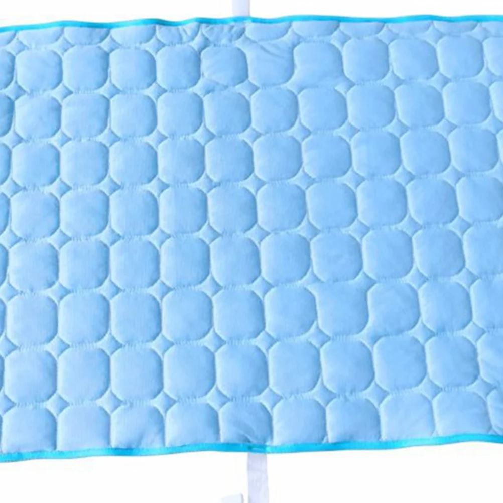 Cool For Dog Cat Thickened Fabric Foldable Non-Deformable Easy Clean Scratch Resistant Cooling Pad For Pets Pet Cool Mat
Cool For Dog Cat Thickened Fabric Foldable Non-Deformable Easy Clean Scratch Resistant Cooling Pad For Pets Pet Cool Mat