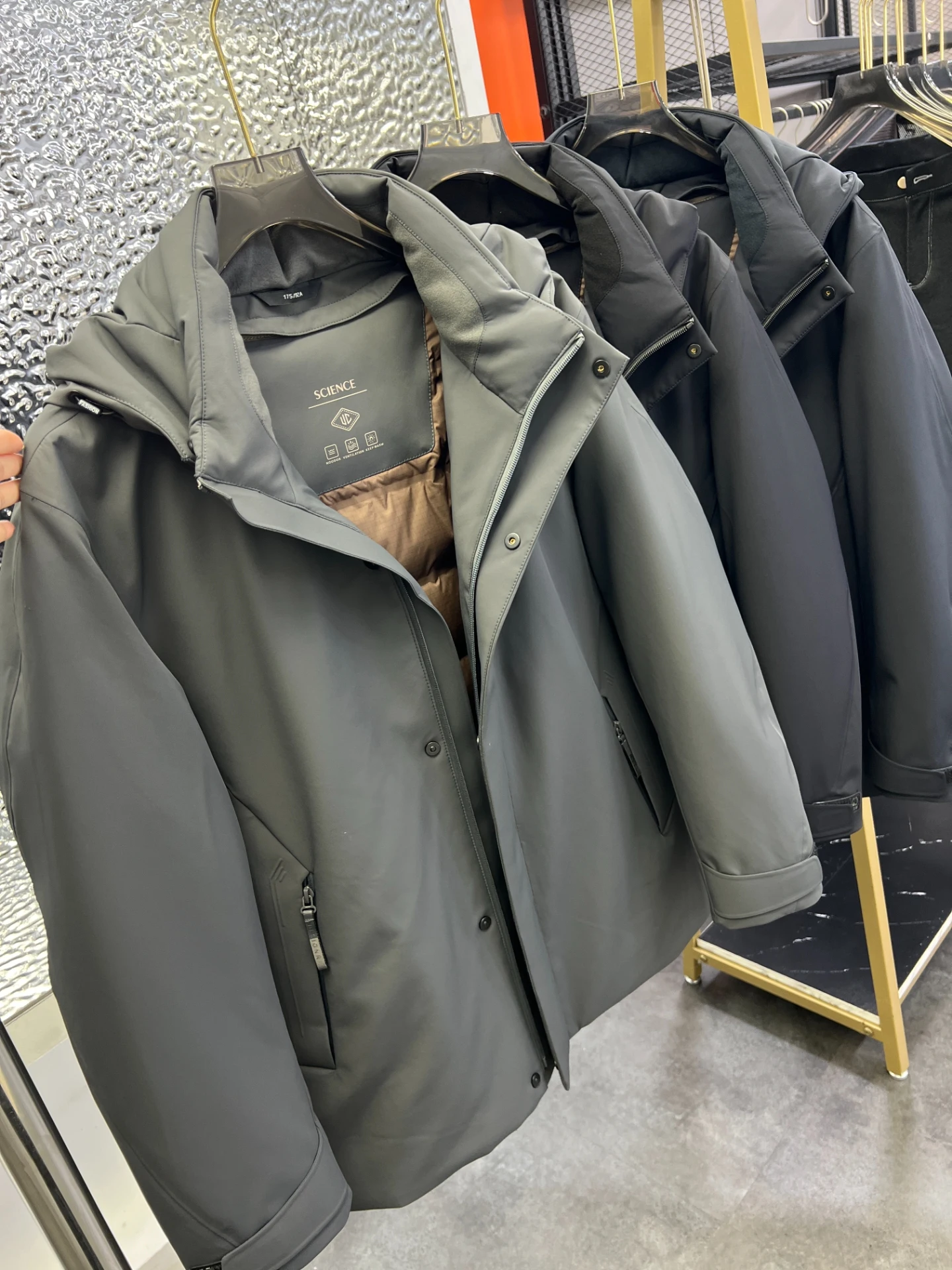 Thiened съемный внутренний водонепроницаемый ветрозащитный пуховик для мужчин, теплая зимняя футболка без перьев для дрейфа, пальто на гусином пуху
Thiened съемный внутренний водонепроницаемый ветрозащитный пуховик для мужчин, теплая зимняя футболка без перьев для дрейфа, пальто на гусином пуху