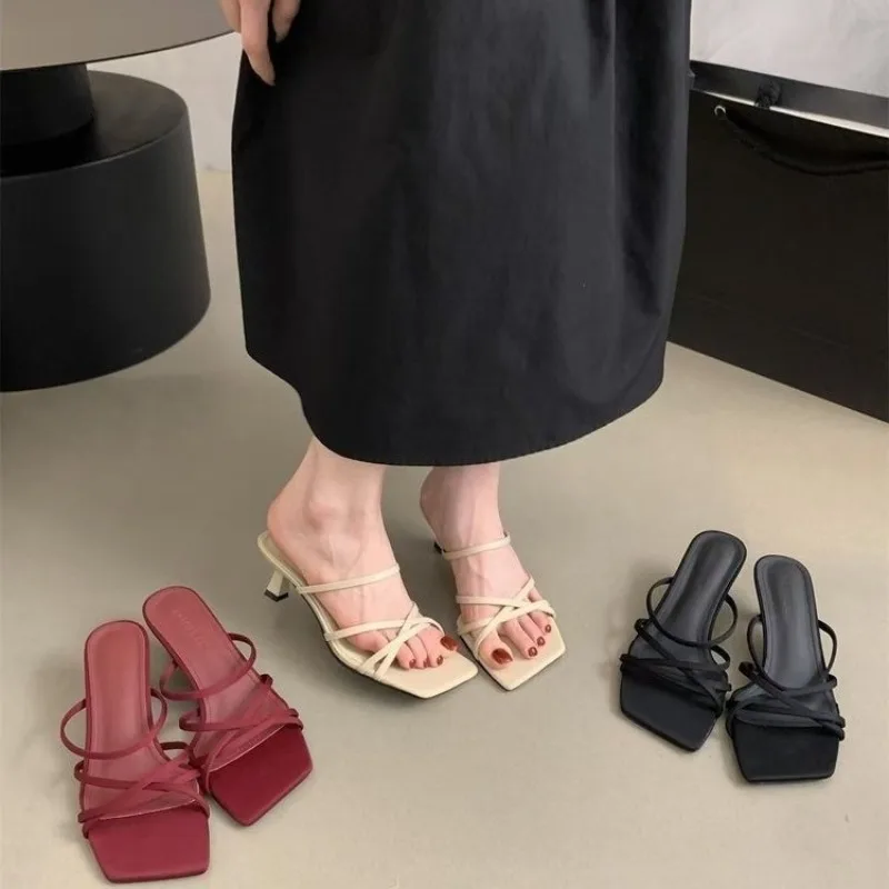 Niche French Temperament One-word Sandals for Women To Wear Outer 2026 Summer New Square Toe Stiletto Slippers
Niche French Temperament One-word Sandals for Women To Wear Outer 2026 Summer New Square Toe Stiletto Slippers