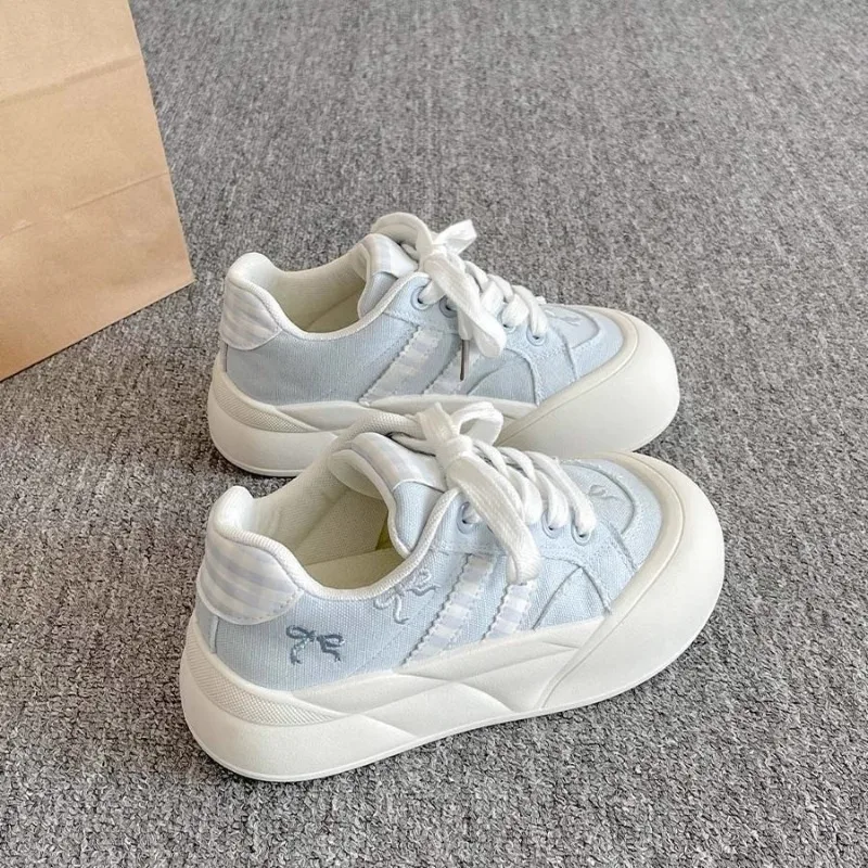 White Sneakers,Women's Big-headed Bread Shoes,2025New Spring andAutumn Shoes,Ins Trendy,Versatile and Niche Casual Sneaker Shoes
White Sneakers,Women's Big-headed Bread Shoes,2025New Spring andAutumn Shoes,Ins Trendy,Versatile and Niche Casual Sneaker Shoes