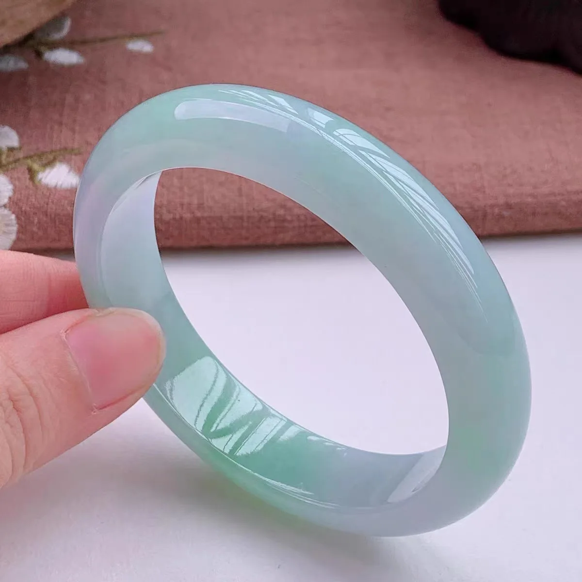 Natural Myanmar Jade Jade 54mm-62mm bracelet Princess jewelry bracelet send mom send girlfriend gift
Natural Myanmar Jade Jade 54mm-62mm bracelet Princess jewelry bracelet send mom send girlfriend gift