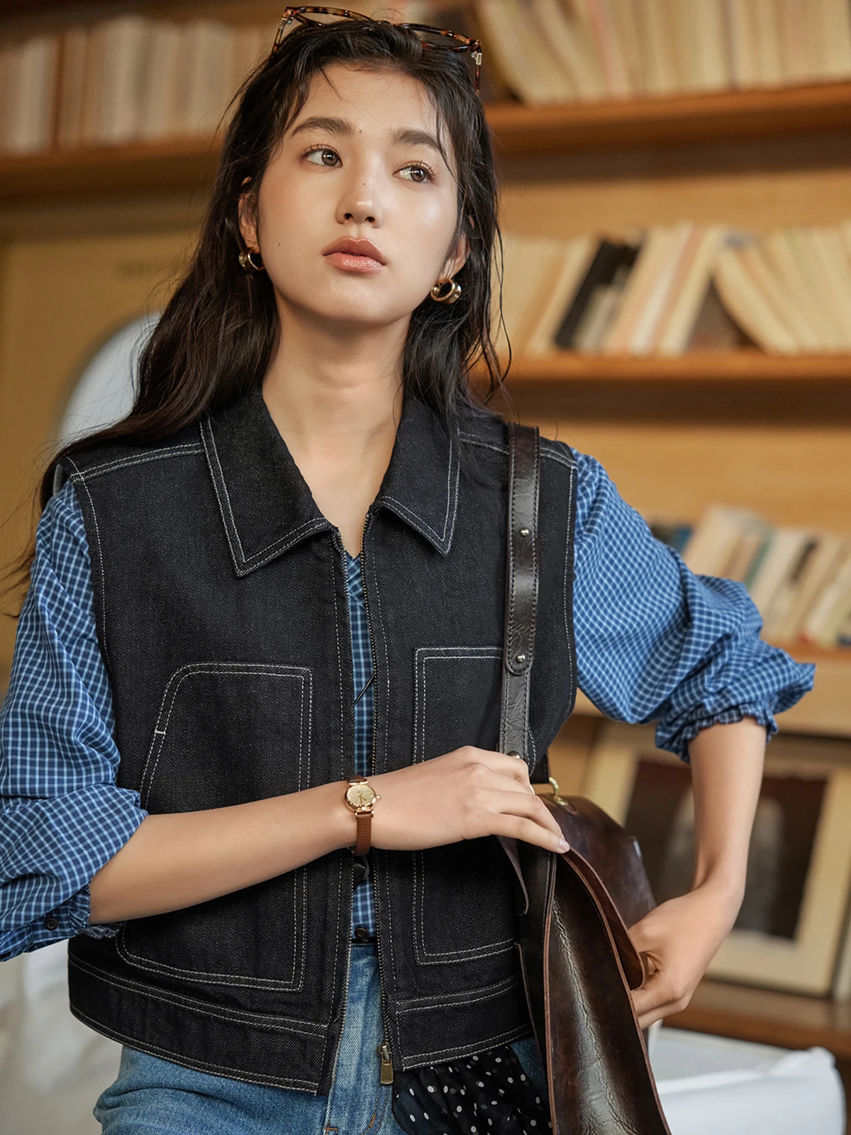 Женский джинсовый жилет Solighter, весна 2025, новая коллекция, устойчивый к выцветанию, пригодный для стирки, для многослойных образов, для повседневной носки, из чистого хлопка
Женский джинсовый жилет Solighter, весна 2025, новая коллекция, устойчивый к выцветанию, пригодный для стирки, для многослойных образов, для повседневной носки, из чистого хлопка