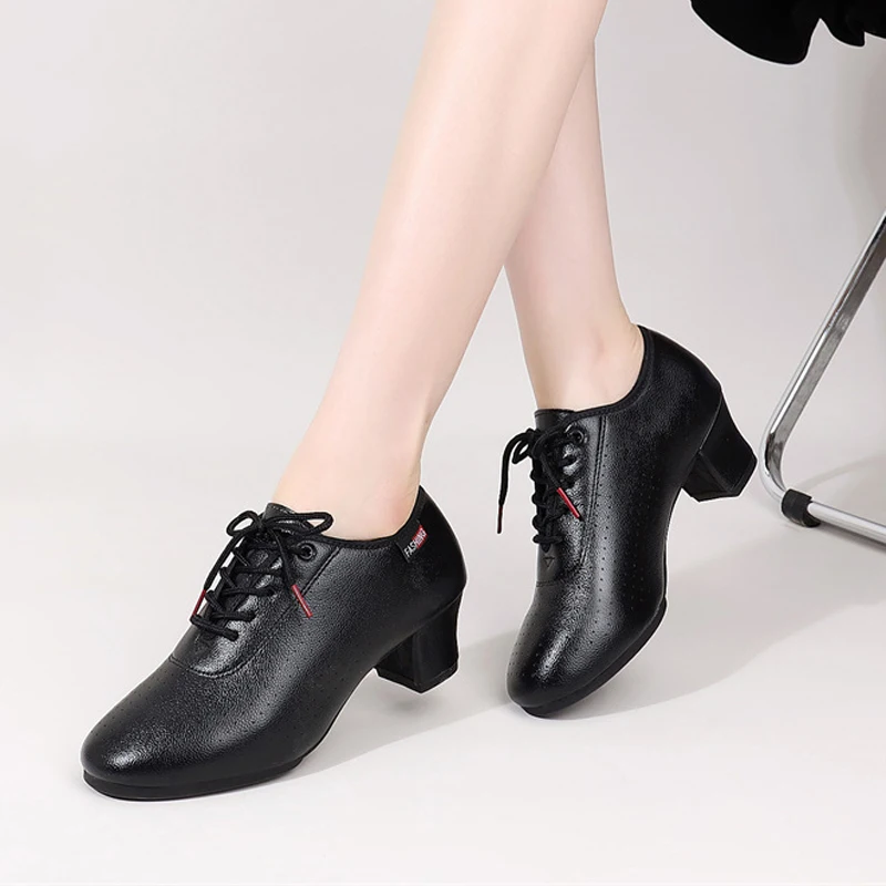 Ballroom dancing shoes for women dance shoes latin lace up leather dancing ahoes Modern Tango Square Dance Salsa Training Shoes
Ballroom dancing shoes for women dance shoes latin lace up leather dancing ahoes Modern Tango Square Dance Salsa Training Shoes