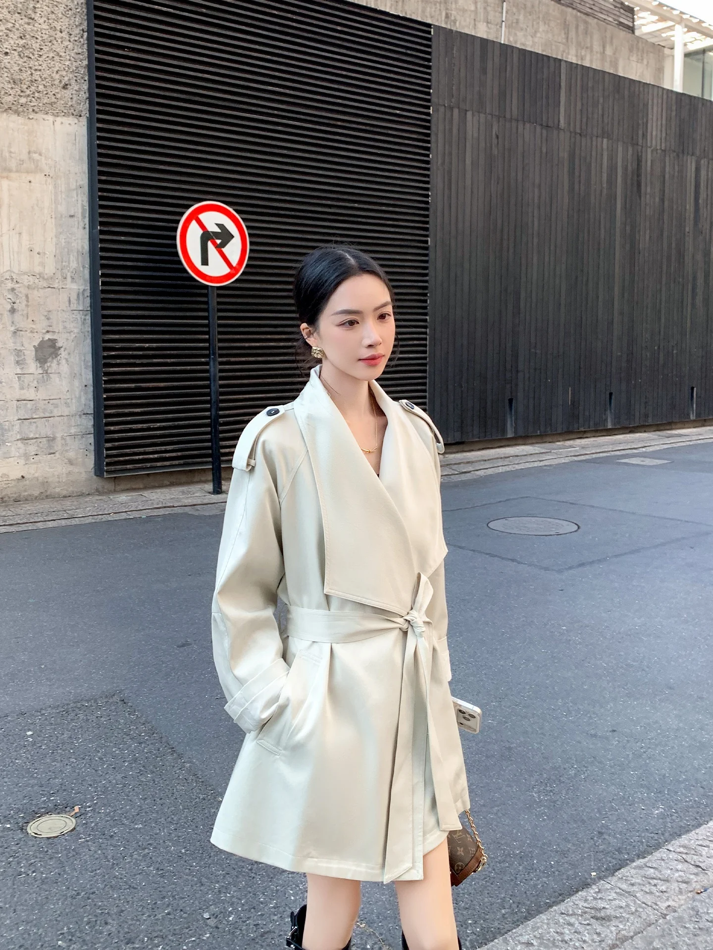 Binguo Briti Sle Belted Loose Coat Women's Early Spring New Sle High Waist A-Line Outerwear Breathable Cotton Blend
Binguo Briti Sle Belted Loose Coat Women's Early Spring New Sle High Waist A-Line Outerwear Breathable Cotton Blend