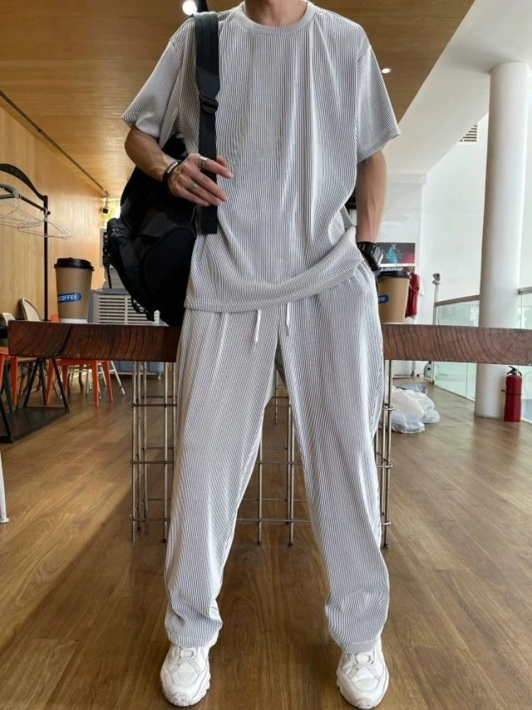 Men's Summer Ice Silk Two Piece Set Casual Short Sleeve Long Pants Loose Plus Size Breathable Outfit
Men's Summer Ice Silk Two Piece Set Casual Short Sleeve Long Pants Loose Plus Size Breathable Outfit