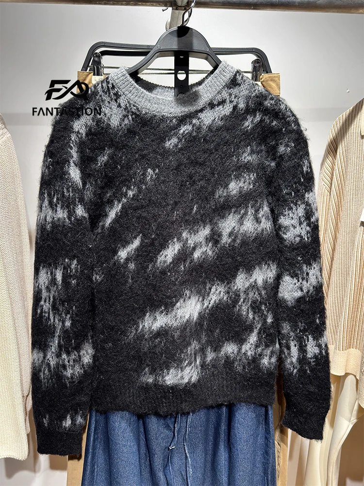 FANTASTION Sweaters Loose bristled jacquard crewneck long-sleeved knitwear Pullover tops Autumn and winter Sweater male tops
FANTASTION Sweaters Loose bristled jacquard crewneck long-sleeved knitwear Pullover tops Autumn and winter Sweater male tops