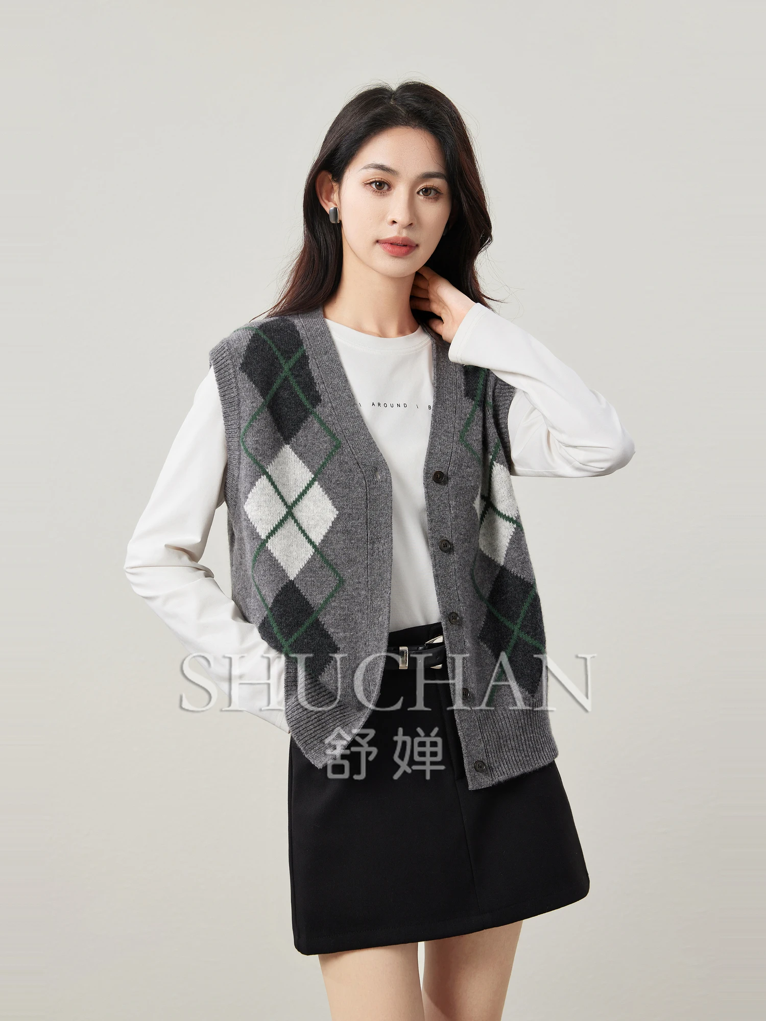 100% Wool Retro V-neck Contrasting Color Vest Women 2024 Autumn and Winter Sweaters Knitted Vest
100% Wool Retro V-neck Contrasting Color Vest Women 2024 Autumn and Winter Sweaters Knitted Vest