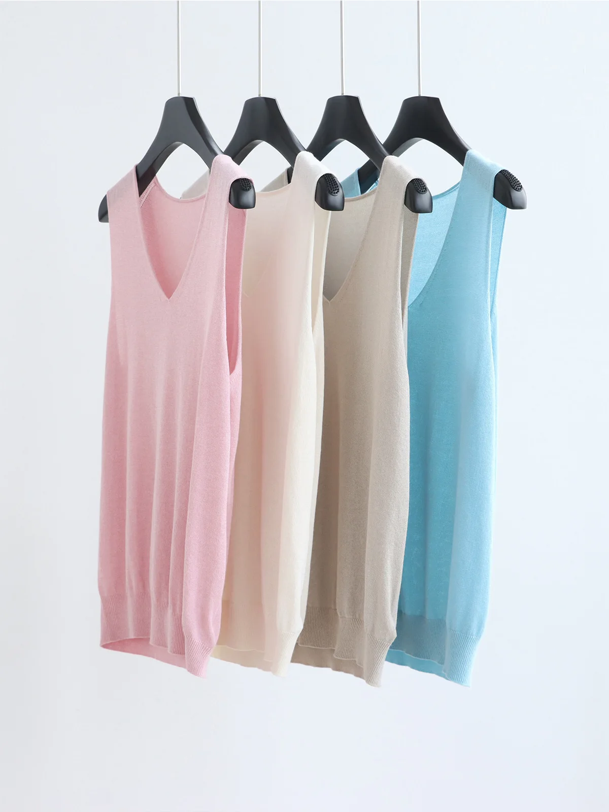 Dave&di Modal And Paper Yarn V-neck Tank Top Summer Minimalist Commuter Straight Tube Sleeveless Knitted Shirt Summer Hoodie Int
Dave&di Modal And Paper Yarn V-neck Tank Top Summer Minimalist Commuter Straight Tube Sleeveless Knitted Shirt Summer Hoodie Int