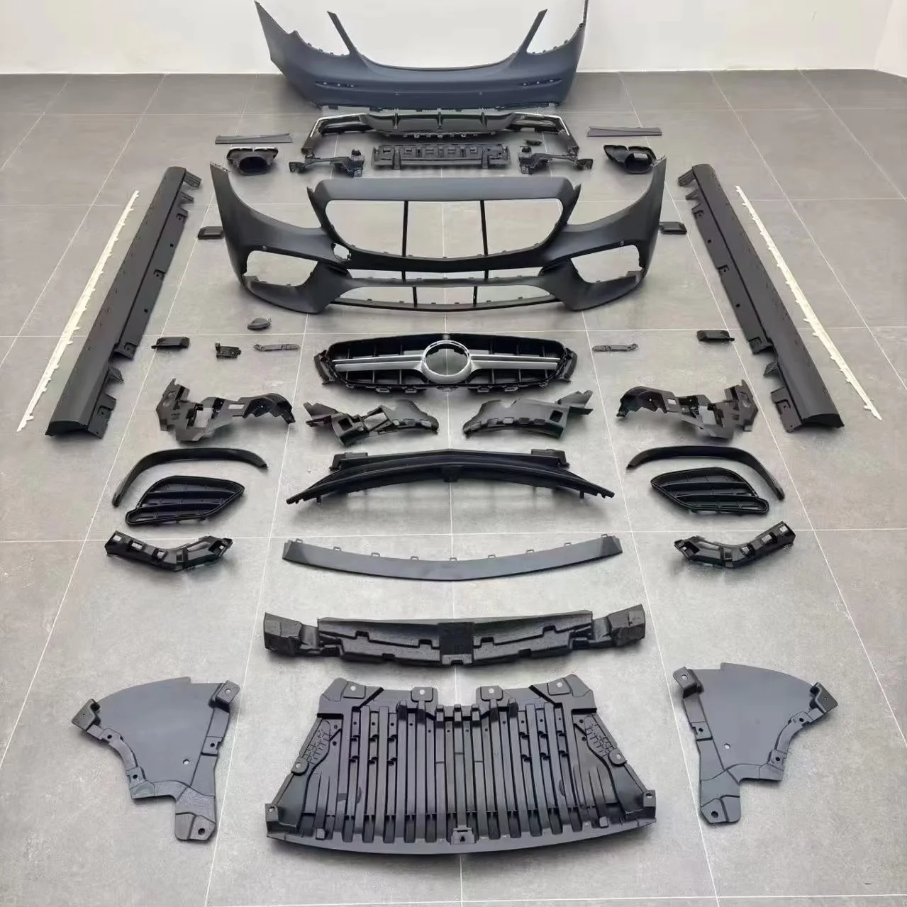 Upgrade to E63 Style Body Kit Bodykit Sets the Front and Rear Bumper Sets for benz E Class W213 Car Parts 2017-2020
Upgrade to E63 Style Body Kit Bodykit Sets the Front and Rear Bumper Sets for benz E Class W213 Car Parts 2017-2020