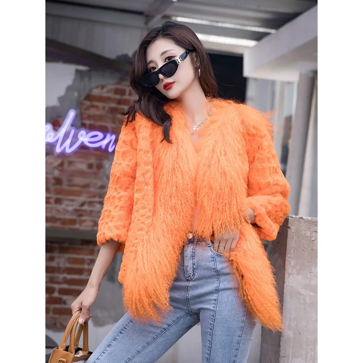 (Rabbit Beauty)Autumn and winter light luxury rabbit fur coat beach wool placket short fur coat looks slim and versatile
(Rabbit Beauty)Autumn and winter light luxury rabbit fur coat beach wool placket short fur coat looks slim and versatile