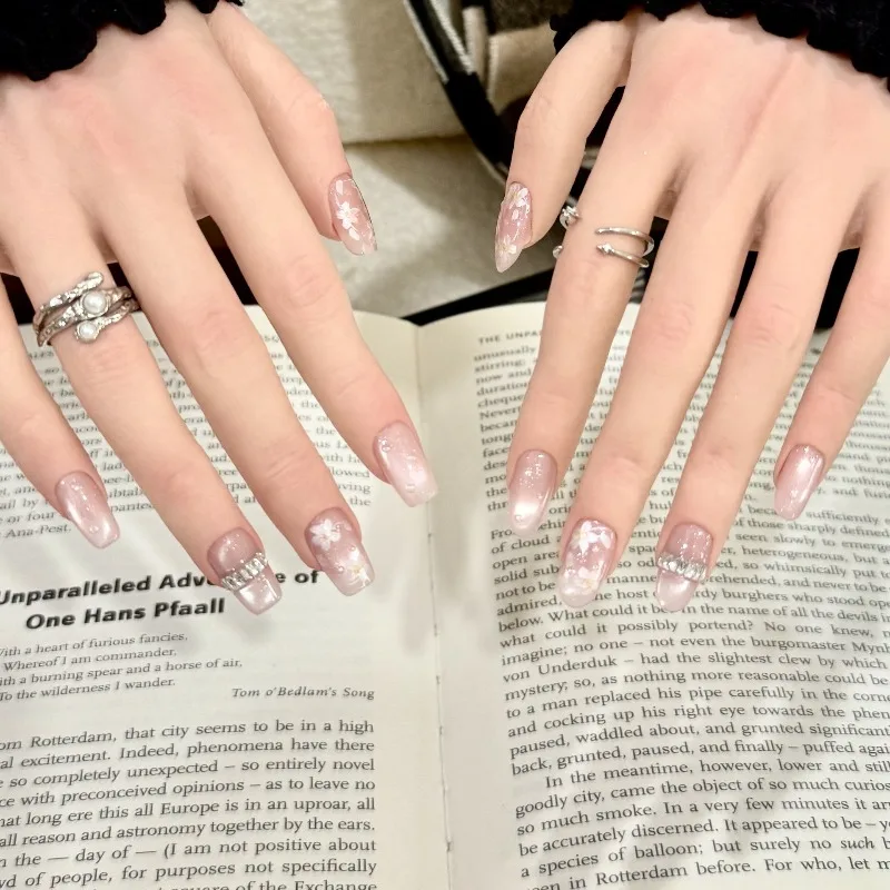 10pcs Handmade Nails Nude Pink Cat-eye Design with Delicate Hand-painted Flowers Press-on Style Perfect As A Gift for Girls
10pcs Handmade Nails Nude Pink Cat-eye Design with Delicate Hand-painted Flowers Press-on Style Perfect As A Gift for Girls