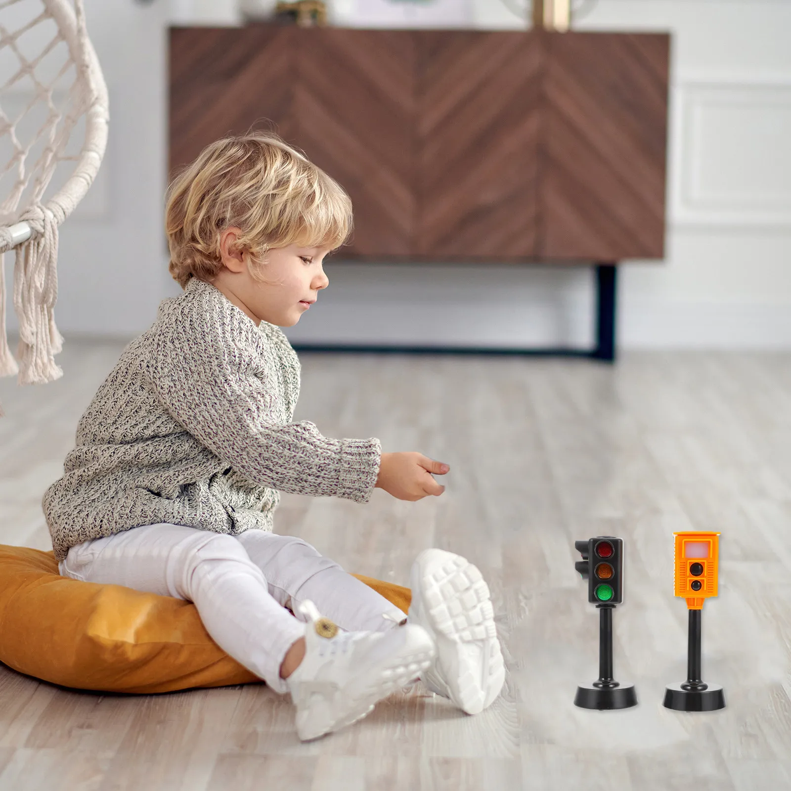 Интерактивный светофор для детей, 2 шт., из пластика, мигает и издает звуки, обучает дорожным знакам, для раннего развития
Интерактивный светофор для детей, 2 шт., из пластика, мигает и издает звуки, обучает дорожным знакам, для раннего развития