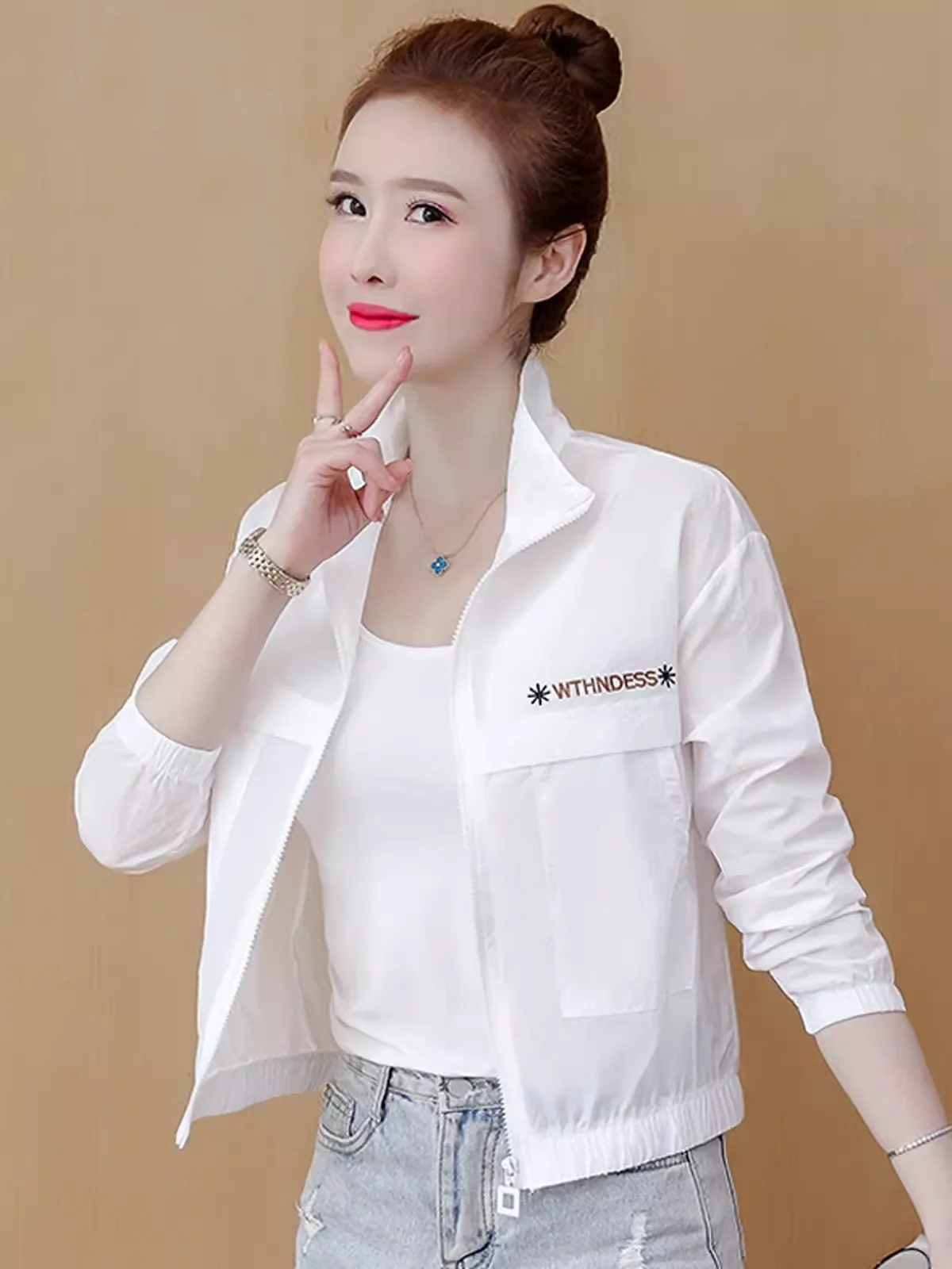 Женская летняя куртка 2026 года: новая, укороченная, дышащая, с защитой от УФ-излучения, модная, универсальная, легкая
Женская летняя куртка 2026 года: новая, укороченная, дышащая, с защитой от УФ-излучения, модная, универсальная, легкая