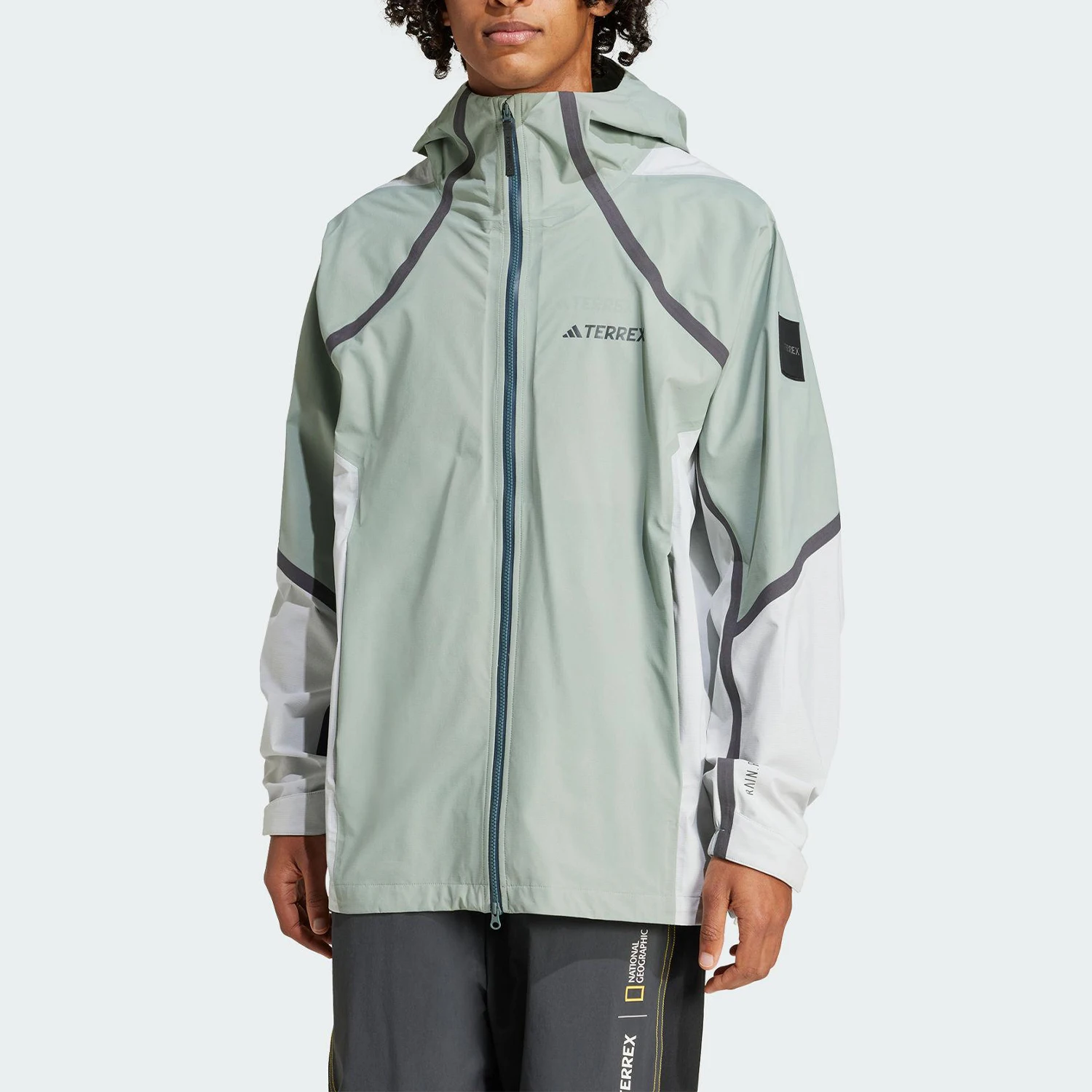 Adidas оригинальная новая мужская уличная лоскутная походная ветровка JD5835
Adidas оригинальная новая мужская уличная лоскутная походная ветровка JD5835