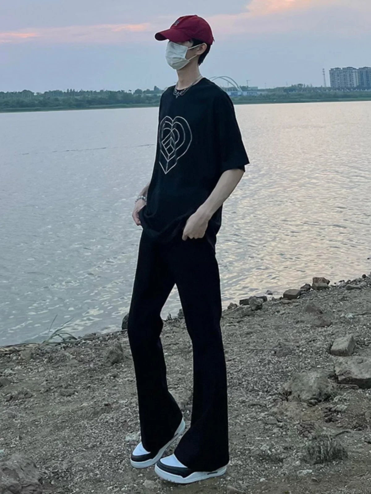 Мужские эластичные джинсы Pure Bla, узкие прямые длинные брюки в американском стиле High Street Vibe для более высоких парней, расклешенные брюки с микро-расклешенными брюками
Мужские эластичные джинсы Pure Bla, узкие прямые длинные брюки в американском стиле High Street Vibe для более высоких парней, расклешенные брюки с микро-расклешенными брюками