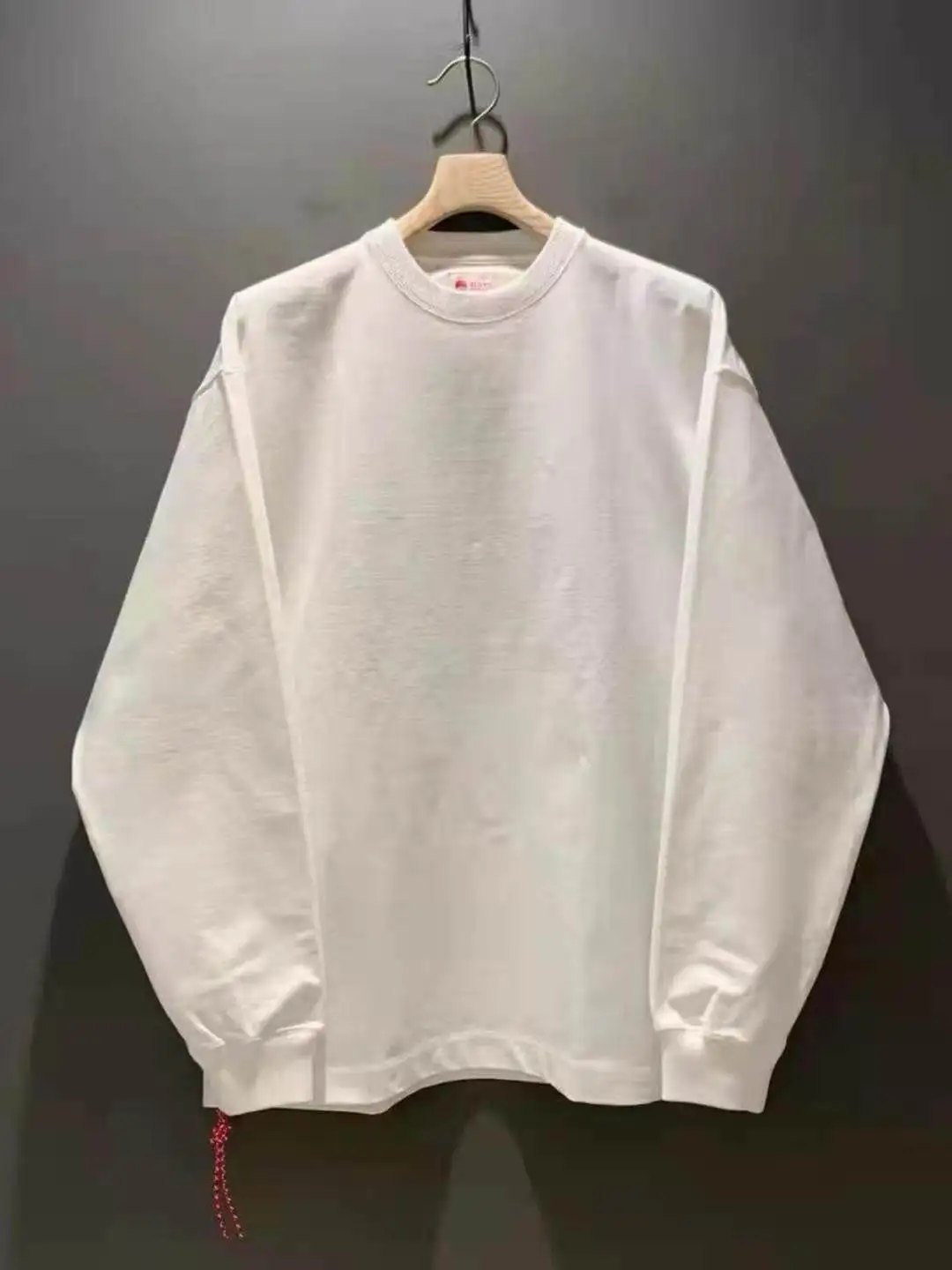 BEAMS JAPAN schwerer, lockerer, einfarbiger, lässiger Pullover mit Rundhalsausschnitt
BEAMS JAPAN schwerer, lockerer, einfarbiger, lässiger Pullover mit Rundhalsausschnitt