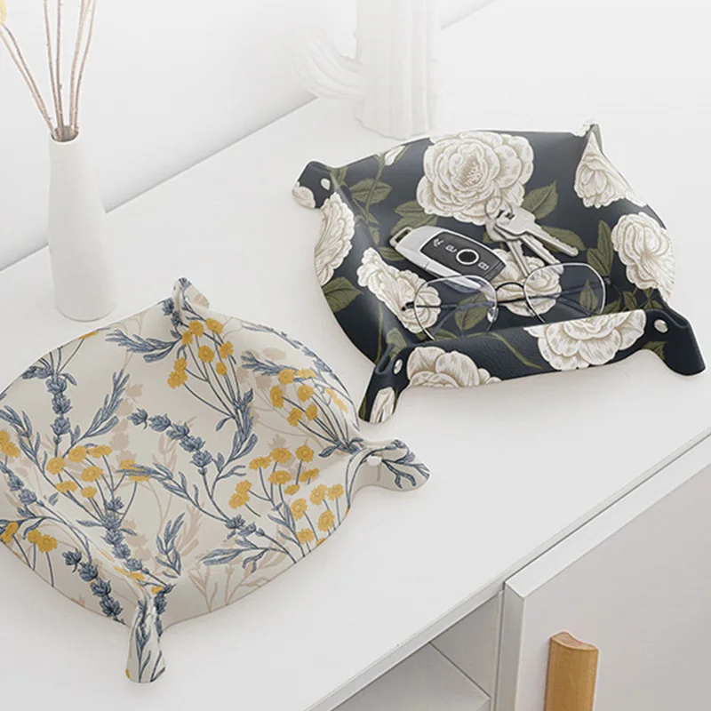 1PC Wallet Folding Storage Bag Key Plate Desktop PU Leatherr Storage Tray Printed Coin Bag
1PC Wallet Folding Storage Bag Key Plate Desktop PU Leatherr Storage Tray Printed Coin Bag