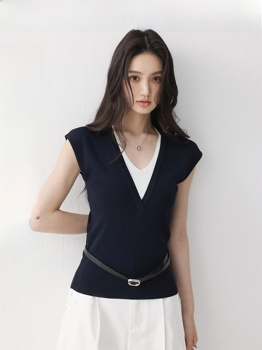 New CHACHA 78 Sensory Paper Figure Cool High Elastic Double Layer V-neck Fake Two-Piece Knitted Top Women's Loose Fit Knitwear
New CHACHA 78 Sensory Paper Figure Cool High Elastic Double Layer V-neck Fake Two-Piece Knitted Top Women's Loose Fit Knitwear