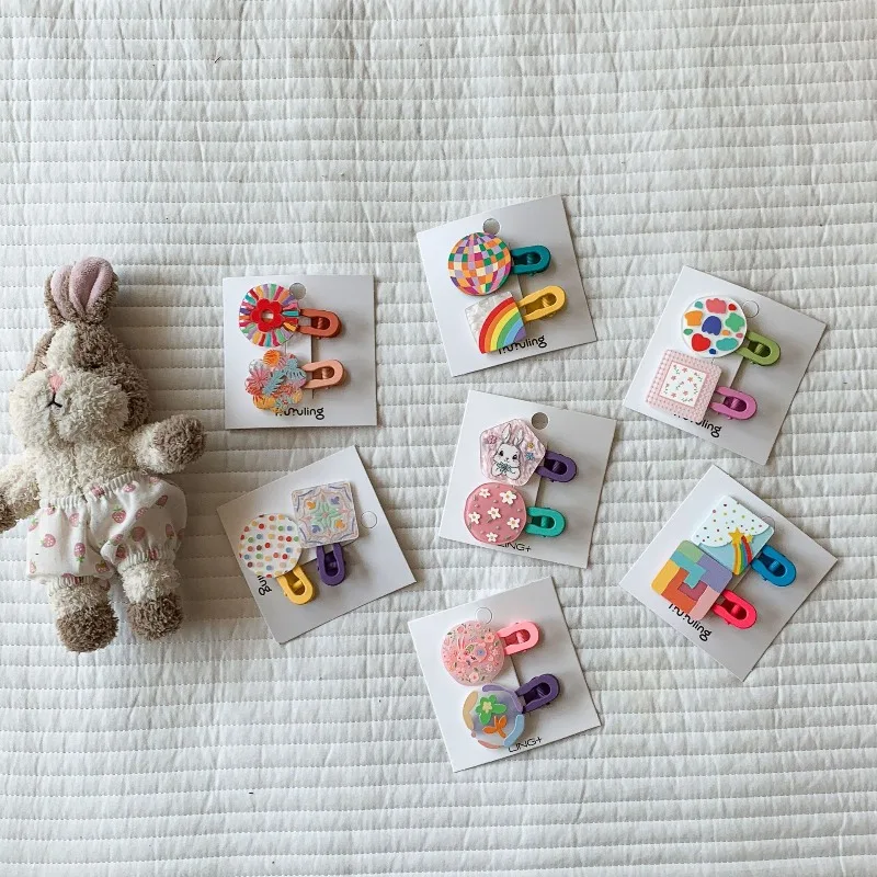 Милые заколки для волос с героями мультфильмов для девочек, красочные заколки для волос с радужным кроликом и цветочным принтом, милые головные уборы, детские модные боковые заколки F896
Милые заколки для волос с героями мультфильмов для девочек, красочные заколки для волос с радужным кроликом и цветочным принтом, милые головные уборы, детские модные боковые заколки F896