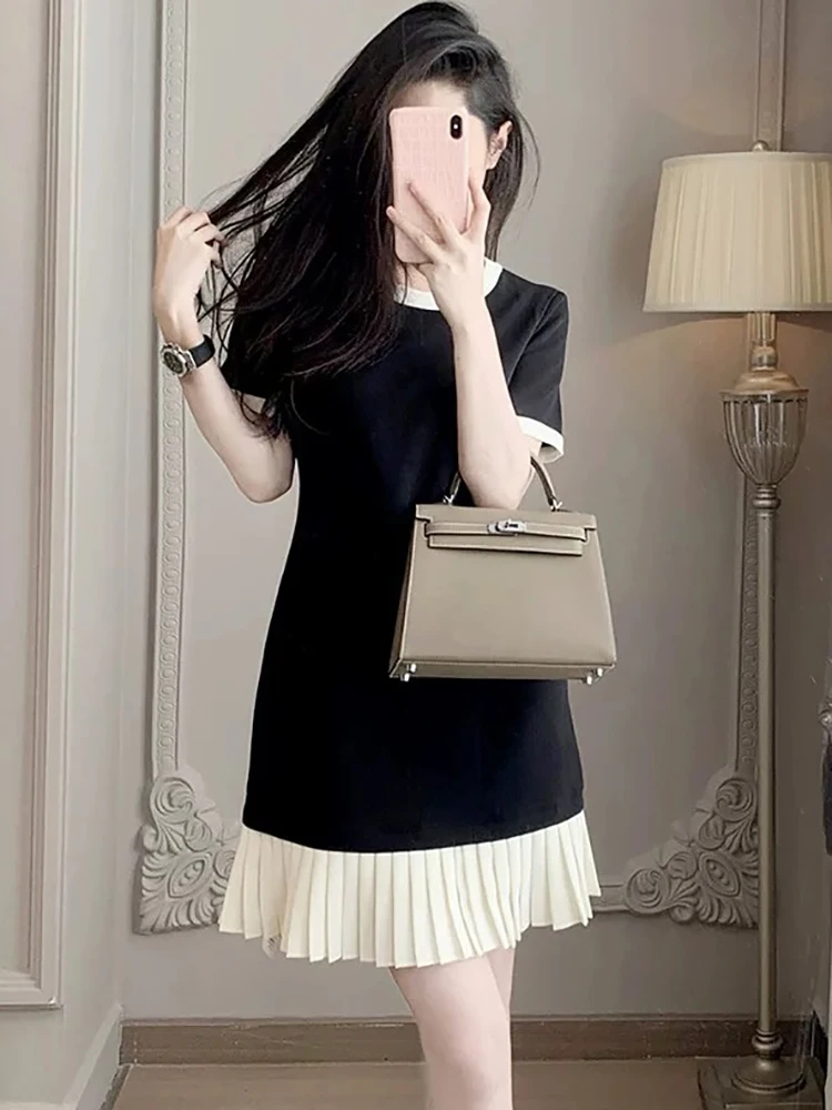 Summer Black Patchwork White Pleated Short Dress Women Korean Vintage Bodycon Prom Dress 2025 Elegant Luxury Party Evening Dress
Summer Black Patchwork White Pleated Short Dress Women Korean Vintage Bodycon Prom Dress 2025 Elegant Luxury Party Evening Dress