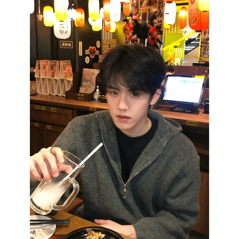 Loose Fit Long Sve Men's Knitwear Layering Sle Japanese Retro Sweater for Couples Autumn Winter Casual Knitted irt
Loose Fit Long Sve Men's Knitwear Layering Sle Japanese Retro Sweater for Couples Autumn Winter Casual Knitted irt