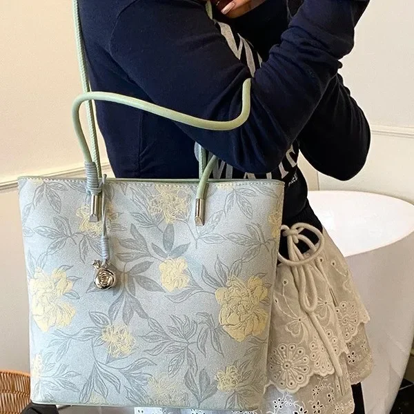 2025 New Chinese Style Boho Shoulder Bag Women - Fashion Summer Casual Bucket Purse Elegant Crossbody Handbag for Ladies
2025 New Chinese Style Boho Shoulder Bag Women - Fashion Summer Casual Bucket Purse Elegant Crossbody Handbag for Ladies