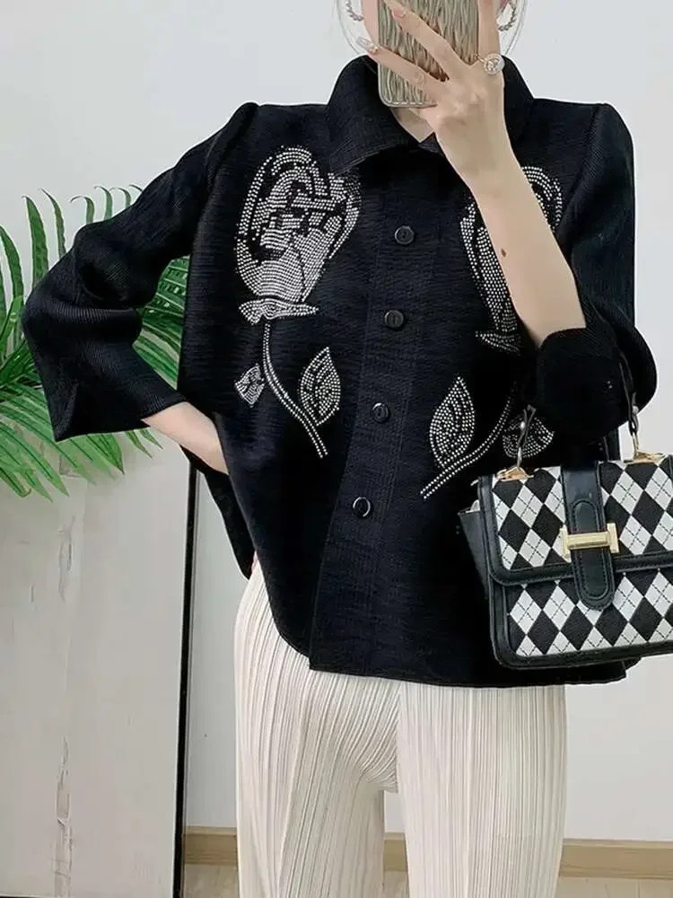 Miyake 2025 Summer New Fashion Clothing Women's Pleated Bead Shirt with Loose Collar Retro Style Loose Fashion Single Breasted
Miyake 2025 Summer New Fashion Clothing Women's Pleated Bead Shirt with Loose Collar Retro Style Loose Fashion Single Breasted