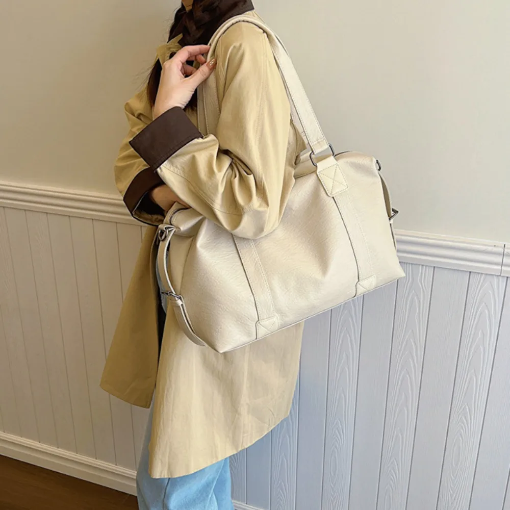 Leisure Large Capacity Short-haul Travel Bag PU Leather Waterproof Travel Tote Multifunctional Travel Luggage Handbag Streetwear
Leisure Large Capacity Short-haul Travel Bag PU Leather Waterproof Travel Tote Multifunctional Travel Luggage Handbag Streetwear