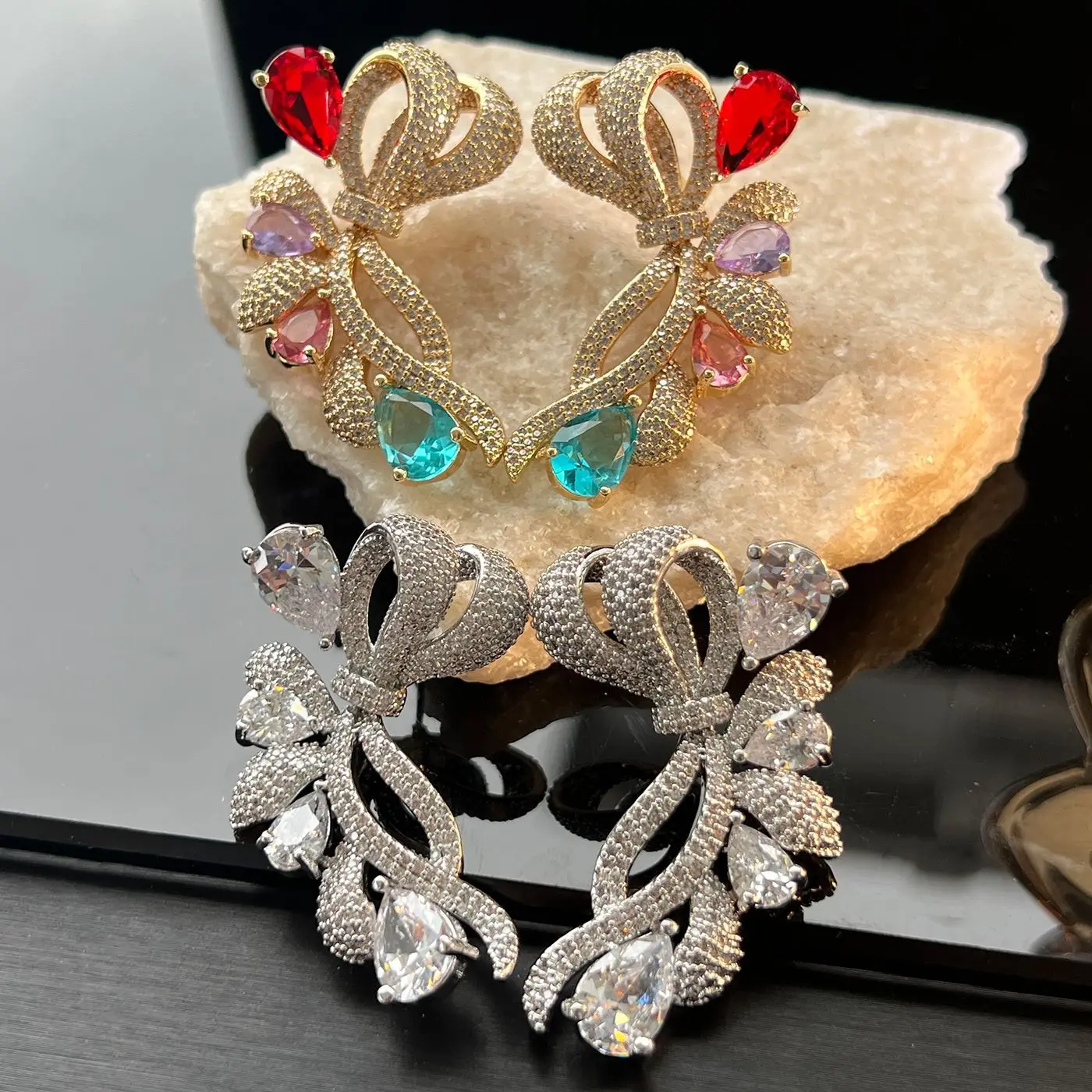 Bowknot Petal Design Zircon Stud Earrings
Bowknot Petal Design Zircon Stud Earrings