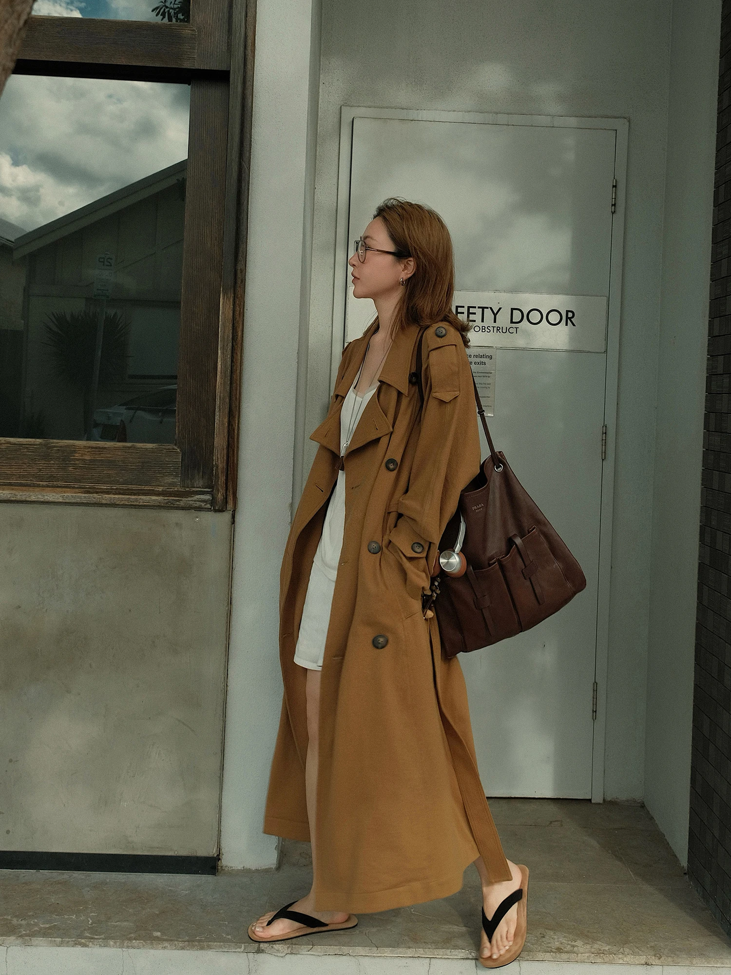 MOERSHOP Premium Long Sweatshirt Material Windbreaker High-End Feel Elegant Long Coat Women's Cotton Spring Season
MOERSHOP Premium Long Sweatshirt Material Windbreaker High-End Feel Elegant Long Coat Women's Cotton Spring Season