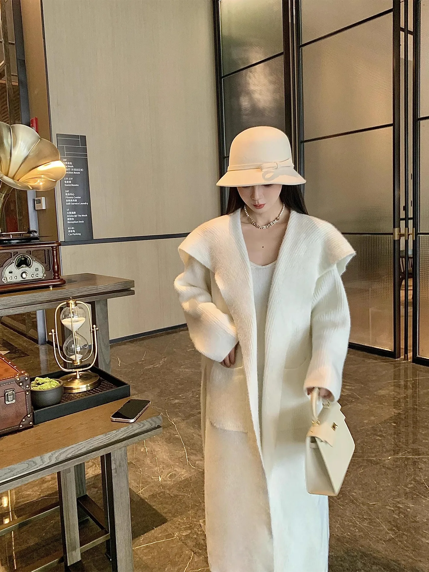 Женский свободный вязаный кардиган EU IIWAN: объемный, пушистый, с большим воротником, на поясе, для осени и зимы, комфортный
Женский свободный вязаный кардиган EU IIWAN: объемный, пушистый, с большим воротником, на поясе, для осени и зимы, комфортный