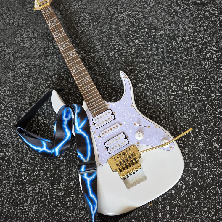 High-quality electric guitar white 24 frets rosewood fretboard inlay gold hardware free exquisite strap in stock free shipping
High-quality electric guitar white 24 frets rosewood fretboard inlay gold hardware free exquisite strap in stock free shipping