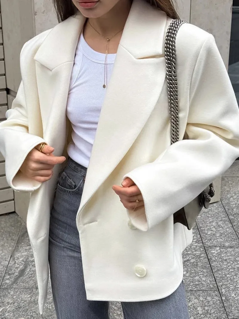 Женский элегантный белый двубортный пиджак, свободное короткое пальто, повседневная офисная официальная верхняя одежда, осенняя модная одежда
Женский элегантный белый двубортный пиджак, свободное короткое пальто, повседневная офисная официальная верхняя одежда, осенняя модная одежда
