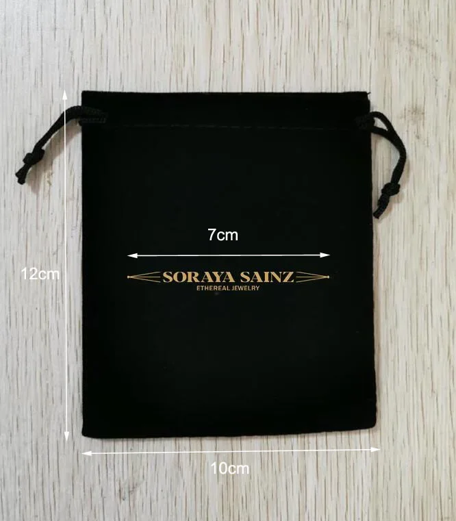 500 Units 10*12cm Drawstring Black Velvet Bags Screen Printing With Gold Logo Customised Logo
500 Units 10*12cm Drawstring Black Velvet Bags Screen Printing With Gold Logo Customised Logo