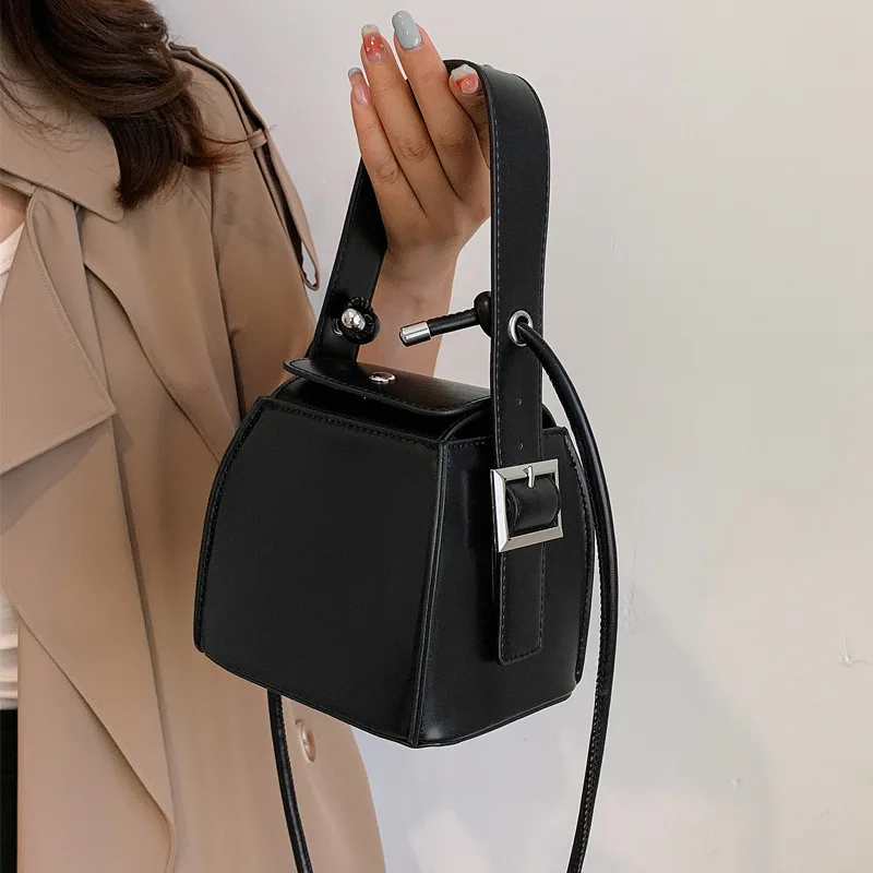 Square Box Bag High End Niche Hand-held for Women 2027 New Trendy and Versatile Personalized Design Shoulder Crossbody Bag
Square Box Bag High End Niche Hand-held for Women 2027 New Trendy and Versatile Personalized Design Shoulder Crossbody Bag