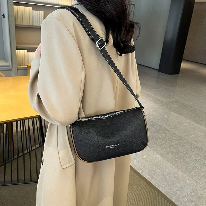 Trendy Letter Logo Leather Crossbody Bag, Vintage Diaper Bag For Women, Elegant Paris Style Shoulder Purse For Business Commuter
Trendy Letter Logo Leather Crossbody Bag, Vintage Diaper Bag For Women, Elegant Paris Style Shoulder Purse For Business Commuter