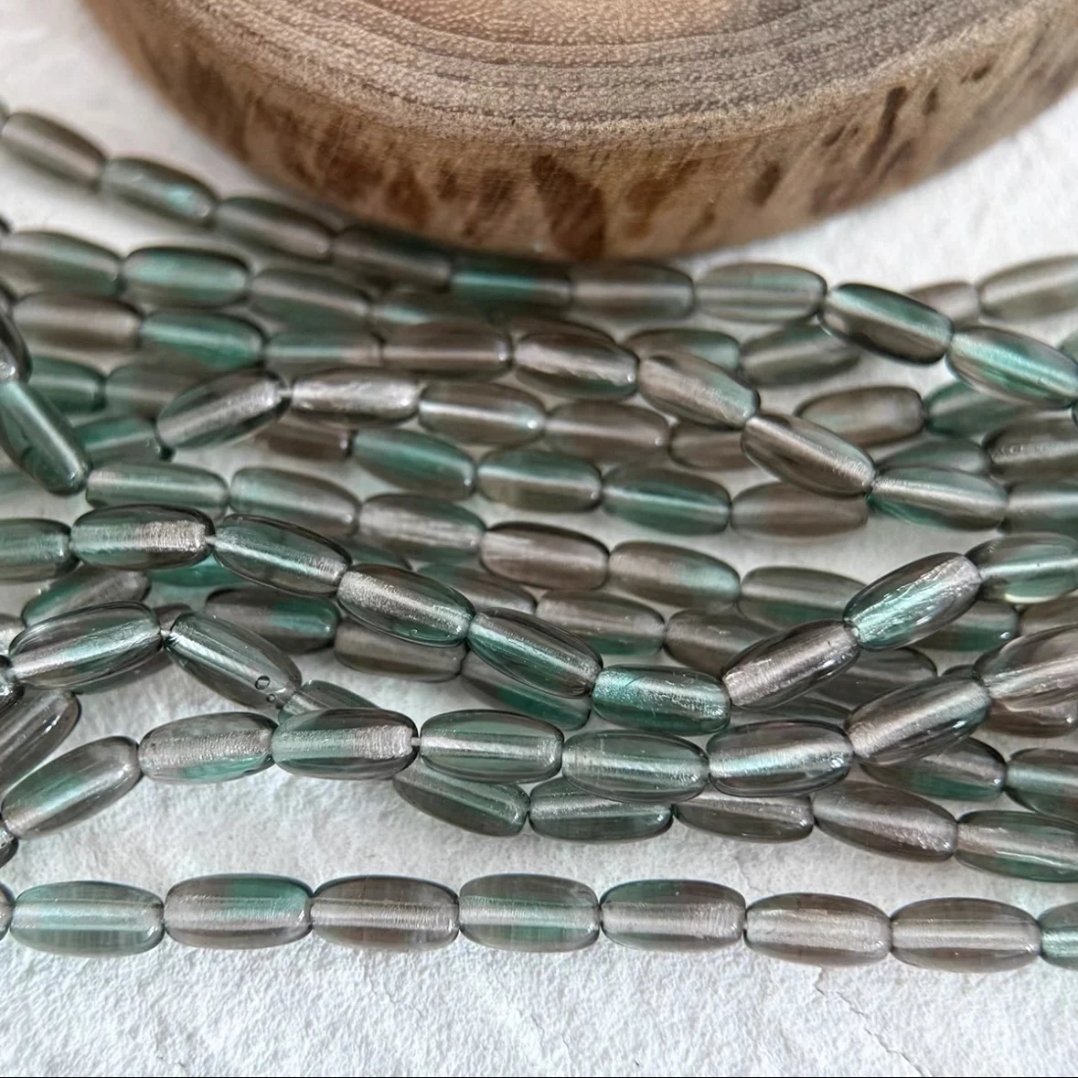 20pcs 9*4mm (Multiple colors) Handmade Glass Beads Bracelet Necklace Earring Scatter Pieces DIY Semi-finished Production
20pcs 9*4mm (Multiple colors) Handmade Glass Beads Bracelet Necklace Earring Scatter Pieces DIY Semi-finished Production