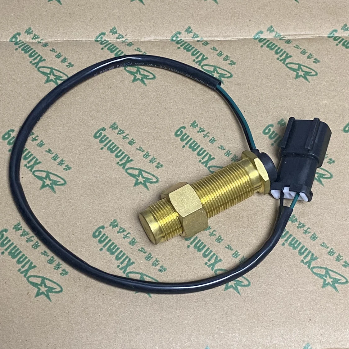 For Komatsu sensor PC130 PC200 PC210 PC220 -7/8 Cummins engine Rotational speed positioning sensor
For Komatsu sensor PC130 PC200 PC210 PC220 -7/8 Cummins engine Rotational speed positioning sensor