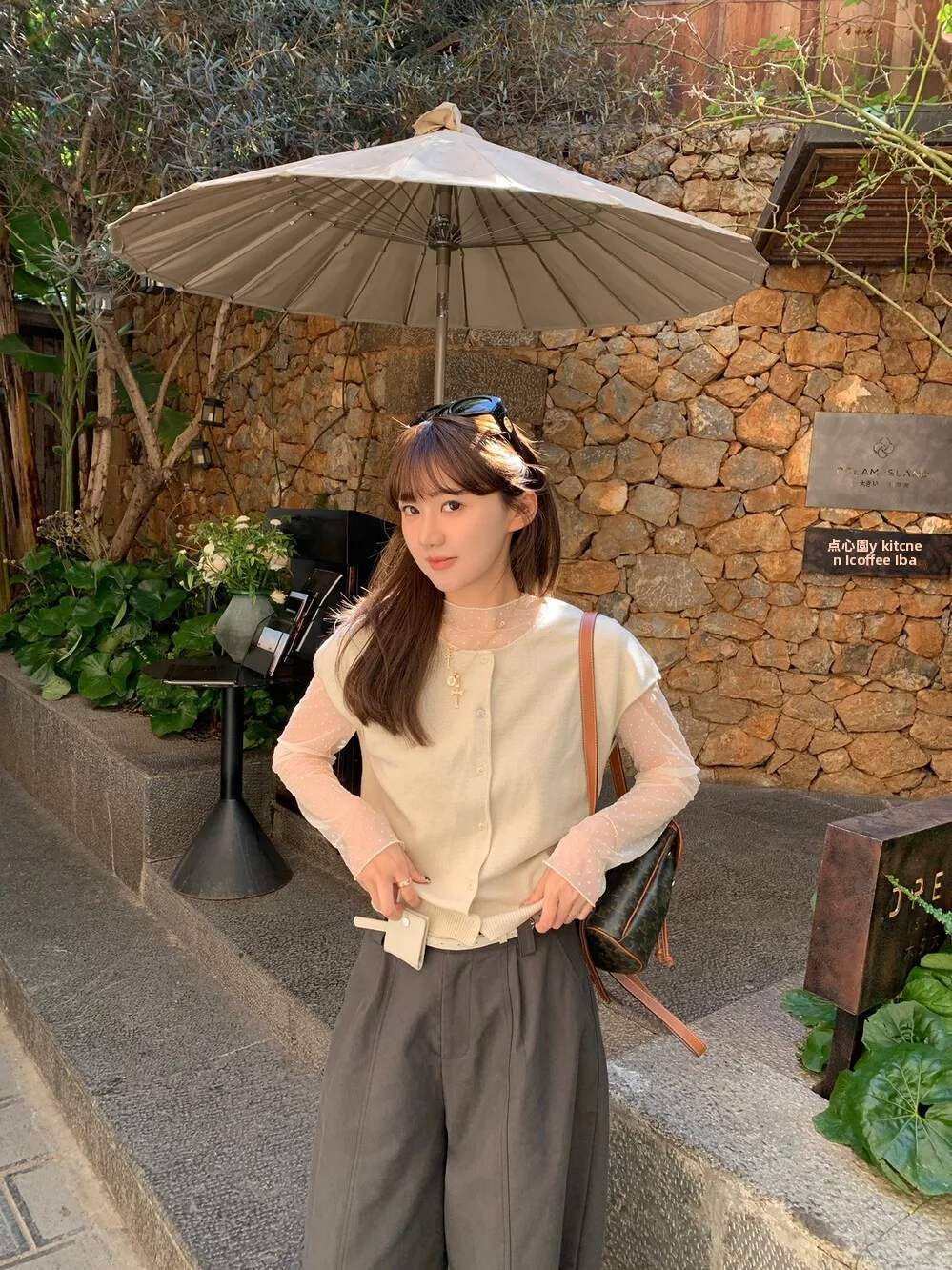 Pure Color Single Button Knitted Vest Set Inner Ego Base Shirt Transparent Feeling Commute Style round Neck Long Sleeve Loose...
Pure Color Single Button Knitted Vest Set Inner Ego Base Shirt Transparent Feeling Commute Style round Neck Long Sleeve Loose...