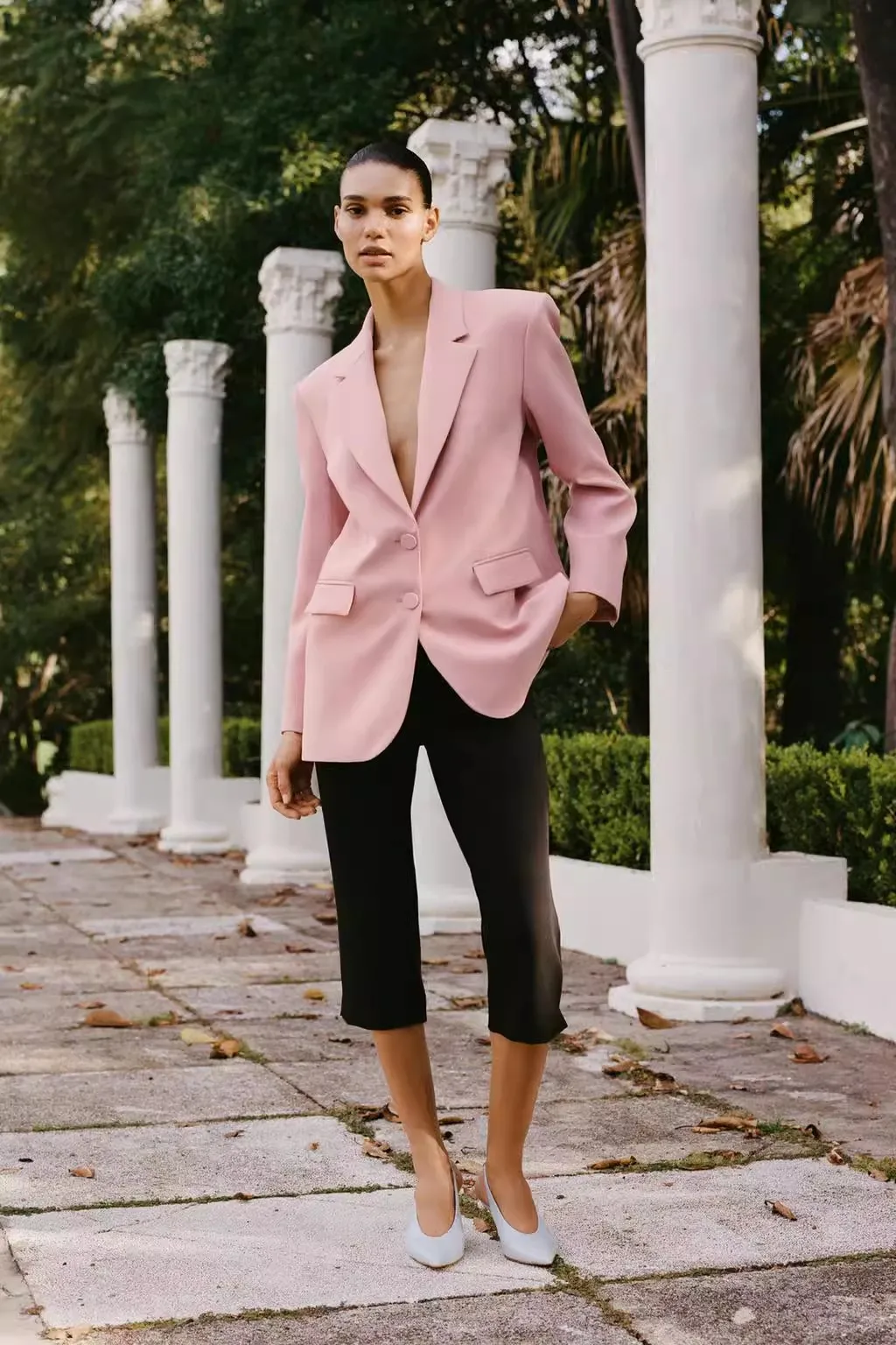 Повседневный летний женский костюм Jaet Long Sve Notch с воротником-стойкой и накладкой на плечи, прямые брюки, дизайн для поездок на работу, свободный крой
Повседневный летний женский костюм Jaet Long Sve Notch с воротником-стойкой и накладкой на плечи, прямые брюки, дизайн для поездок на работу, свободный крой